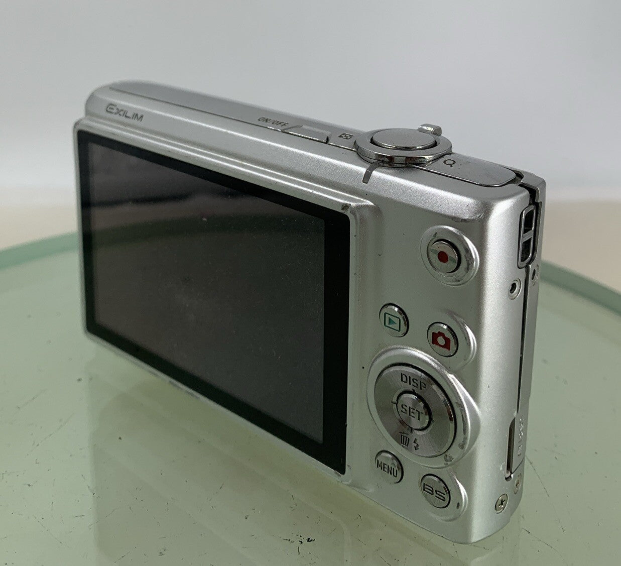 CASIO EXILM EX-Z100 CAMERA MINOR DOTS ON SCREEN SILVER WITH COVER TESTED - 7316