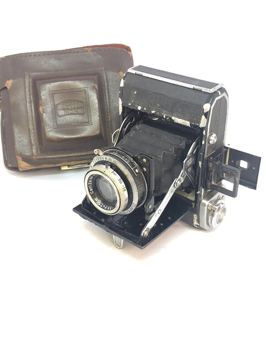 Zeiss Ikon Ikonta 521 1938-1954. Folding rollfilm camera.TESSAR 1:3.5 F=75mm 3320