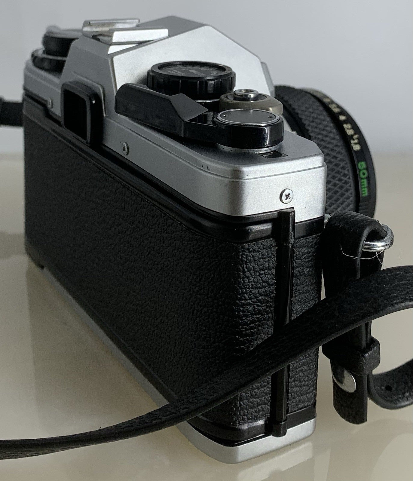 Olympus OM10 35mm Film SLR Manual Camera + Olympus 50mm f/1:1.8 MC + Case #1363