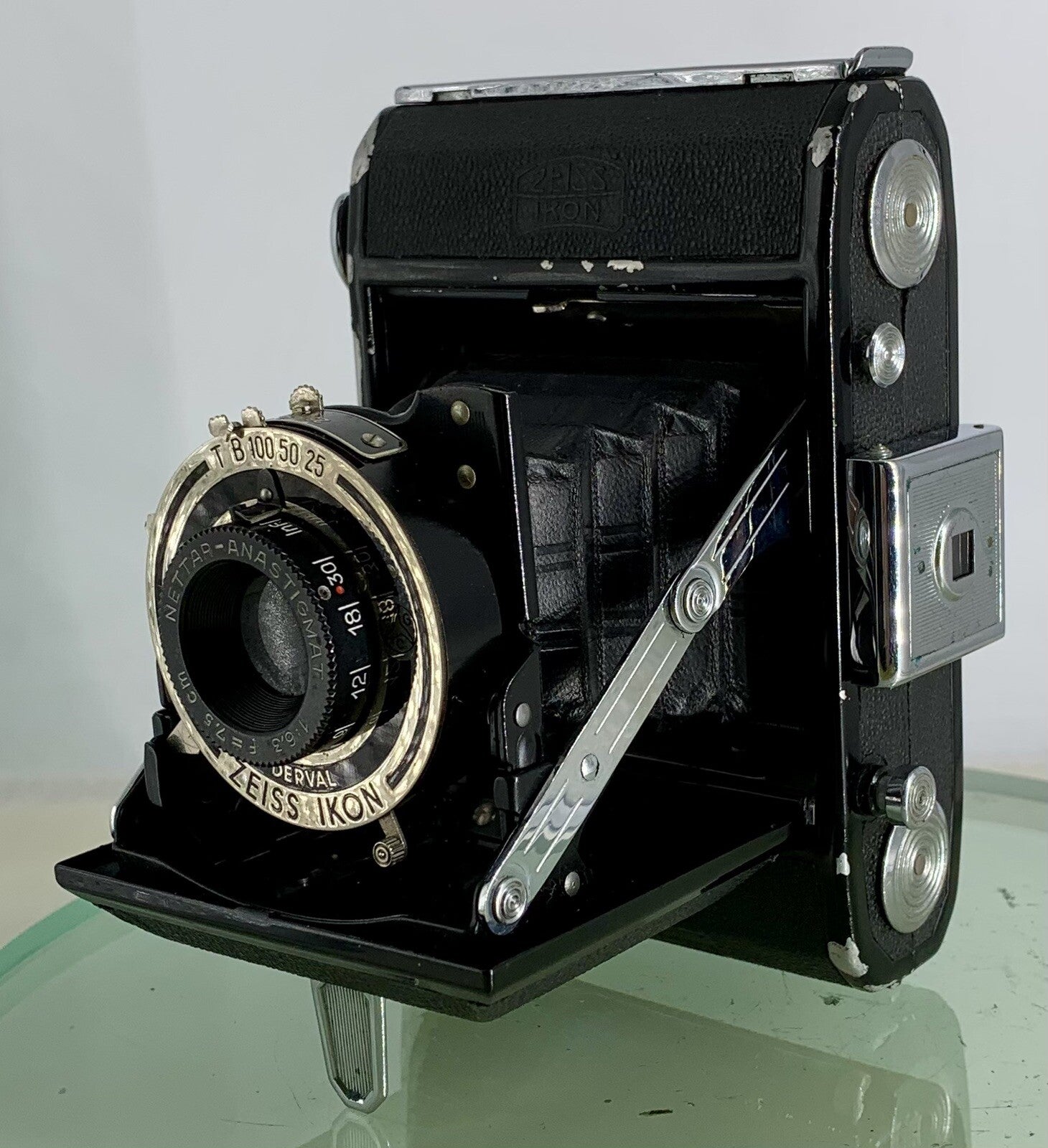 Zeiss Ikon Nettar 515 Camera Nettar Anastigmat 75mm f4.5 lens Derval shutter 6x94