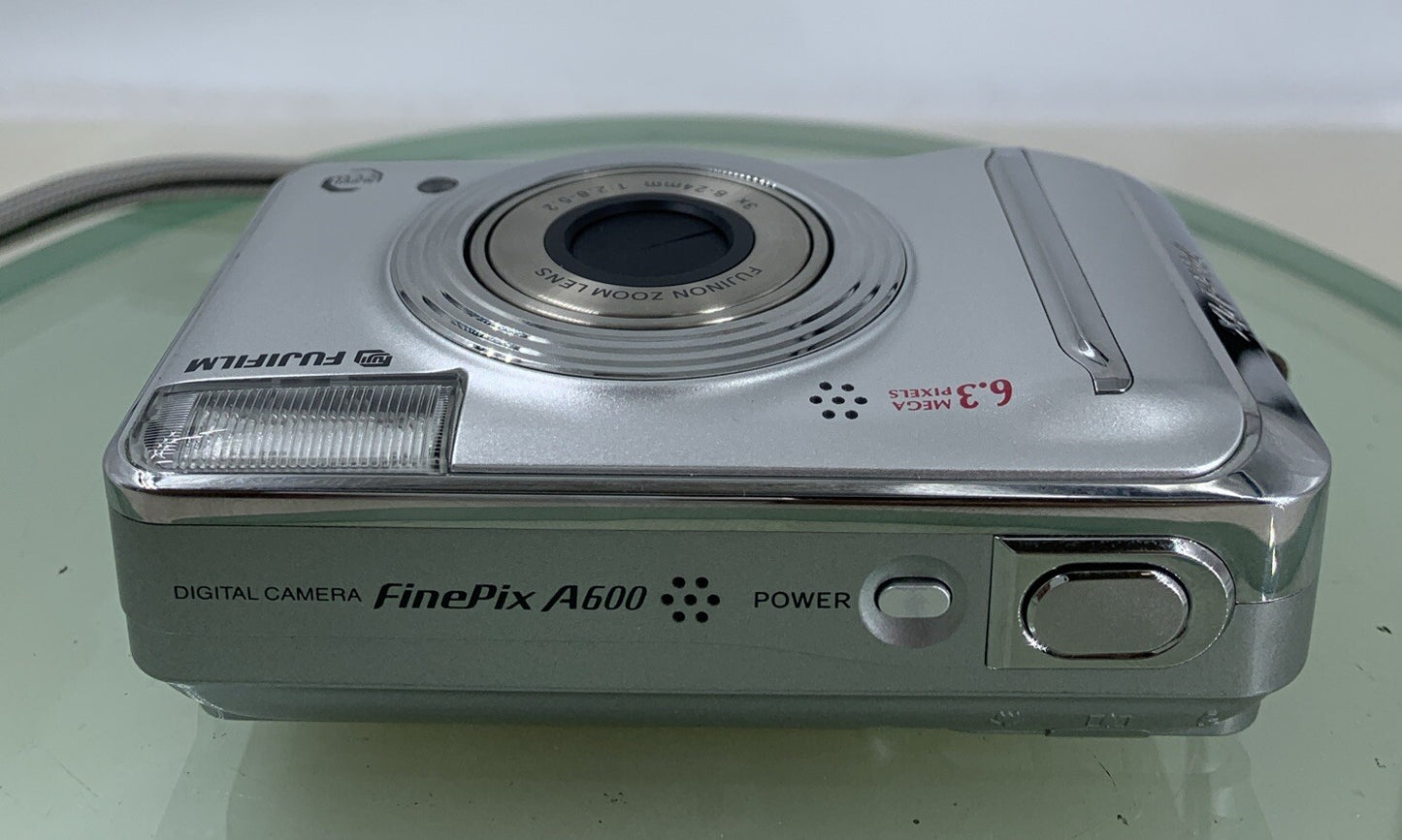 Fujifilm Finepix A600 Digital Camera SILVER NO CARD NO CHARGER  TESTED - 5657