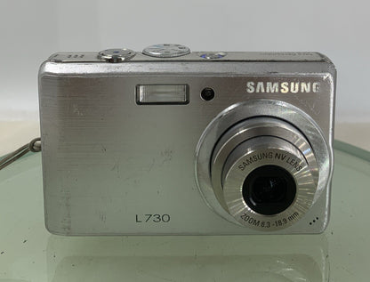SAMSUNG L730 7.2 MEGA PIXEL DIGITAL CAMERA WITH CHARGER +2GB CARD TESTED - 2591