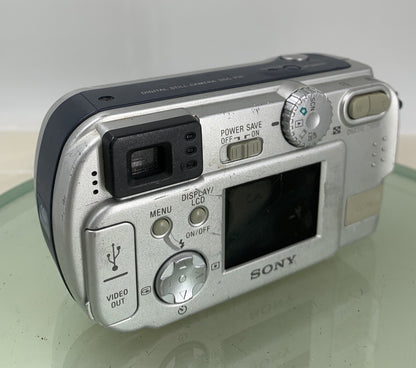 Sony Digital Camera Cybershot DSC-P31 2.0MP Silver WITH 128MB CARD Tested - 124