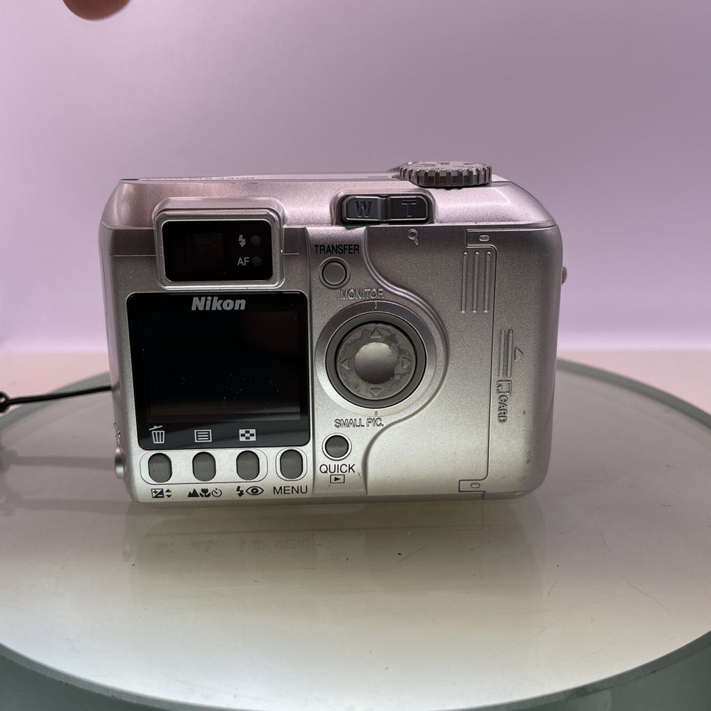 Nikon Coolpix 4300 4.0MP Compact Digital Camera Silver Tested Battery nocharger44