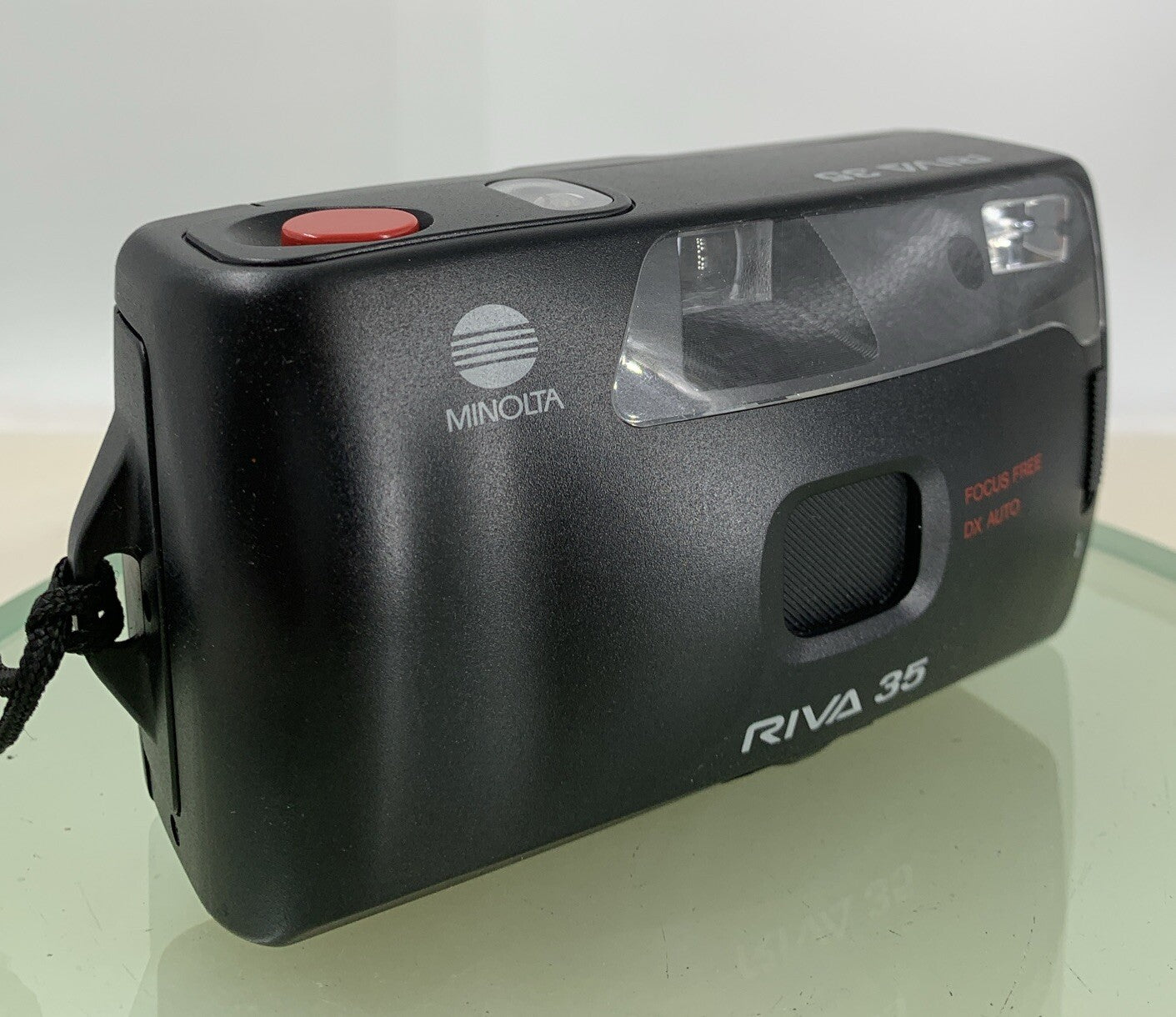 Minolta Riva 35 COMPACT POINT & SHOOT FILM CAMERA FOCUS FREEBLACK TESTED - 1650