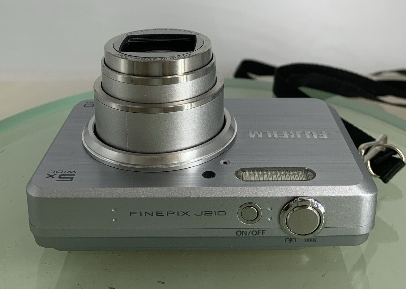 Fujifilm Digital Camera FinePix J210 SILVER+ CHARGER + WIRE+4GB CARD TESTED- 9837