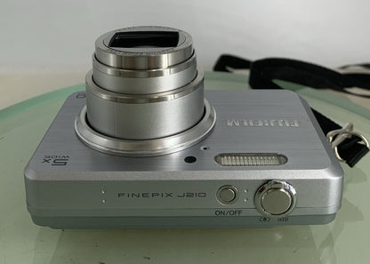Fujifilm Digital Camera FinePix J210 SILVER+ CHARGER + WIRE+4GB CARD TESTED- 9837