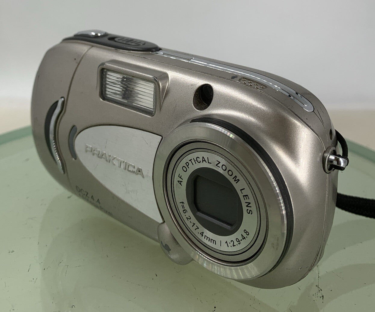 Praktica DCZ 4.4 DIGITAL CAMERA 4.0 MP SILVER DISPLAY GLASS BROKEN TESTED - 4492