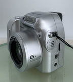 Fujifilm FinePix 2800 Zoom Digital Camera SILVER NO CARD NO CHARGER TESTED - 5792