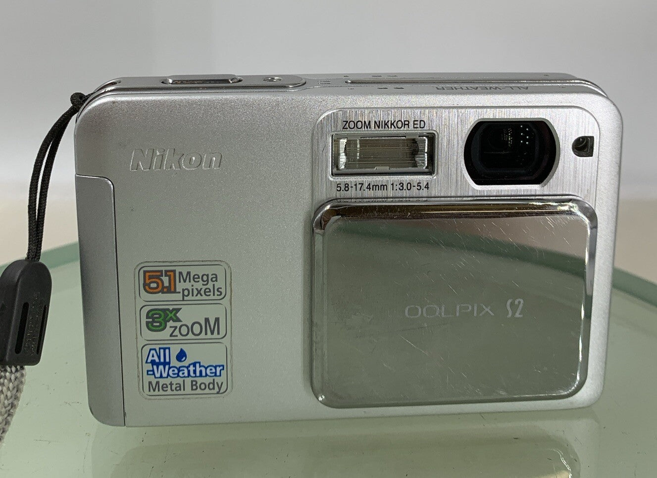 Nikon Coolpix S2 COMPACT DIGITAL CAMERA SILVER+ CHARGER, NO CARD TESTED - 2781