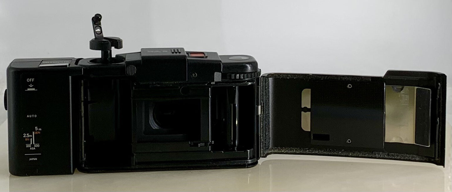 OLYMPUS XA2 Compact Camera 35mm Flash A11 D.ZUIKO 35mm f3.5 TESTED + Case 668