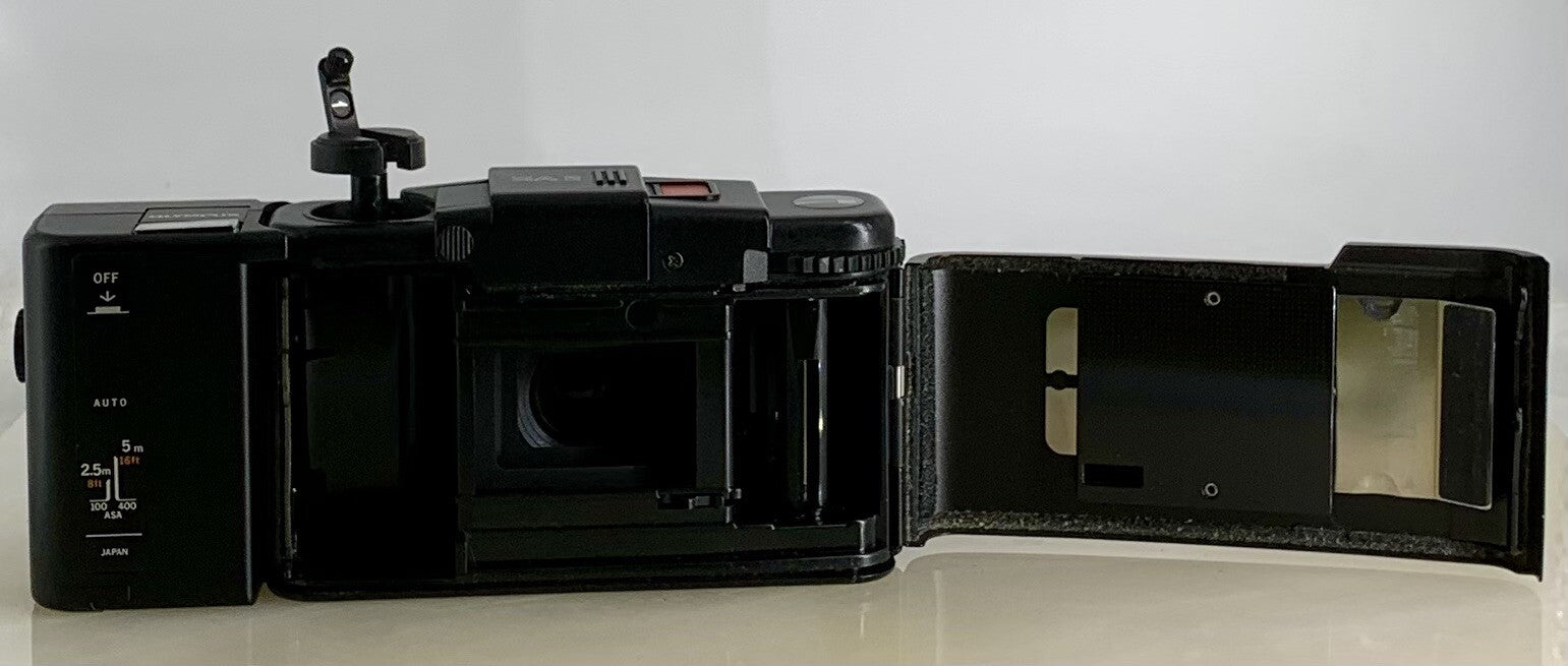 OLYMPUS XA2 Compact Camera 35mm Flash A11 D.ZUIKO 35mm f3.5 TESTED + Case 668