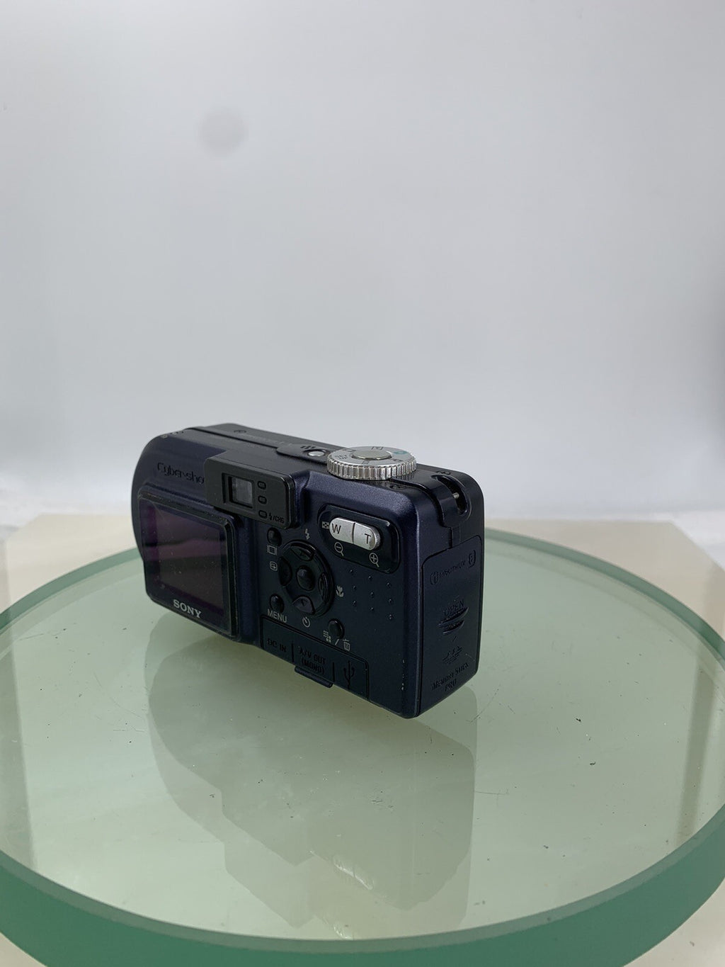Sony Cybershot DSC P10 5MP DIGITAL CAMERA + CHARGER + WIRE + COVER TESTED - 5843