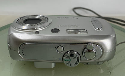Samsung Digimax V700 7.1MP COMPACT DIGITAL CAMERA SILVER +CHARGER TESTED - 2297