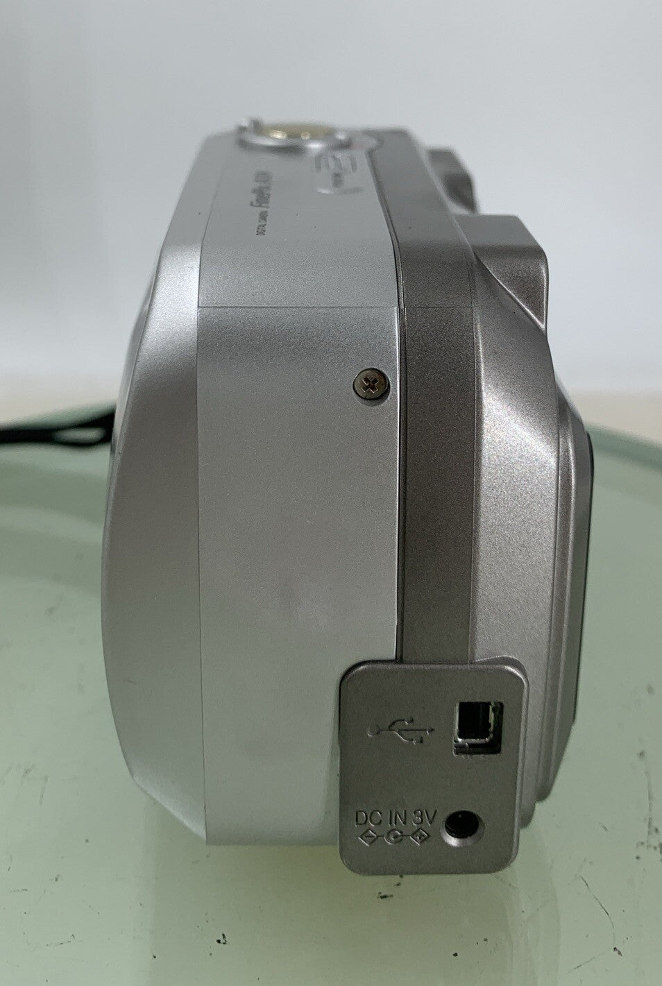 Fujifilm COMPACT Digital Camera FinePix A204 2.0MP 32MB CARD SILVER TESTED - 1433