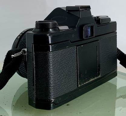 Olympus OM-2 Spot / Program SLR Camera + Olympus Zuiko  50mm f1.8 TESTED  #3135