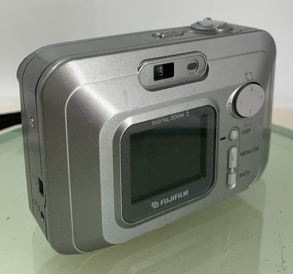 Fujifilm FinePix A101 1.3MP Digital Camera SILVER NO CARD NO CHARGER TESTED - 594
