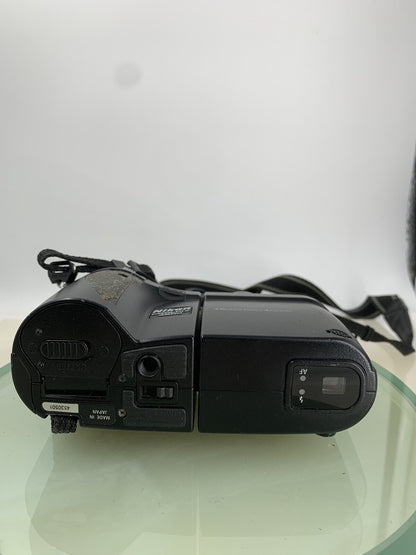 Nikon DigitalCamera Coolpix 4500 4.0MP BLACK 128MB CARD NO CHARGER TESTED - 6947