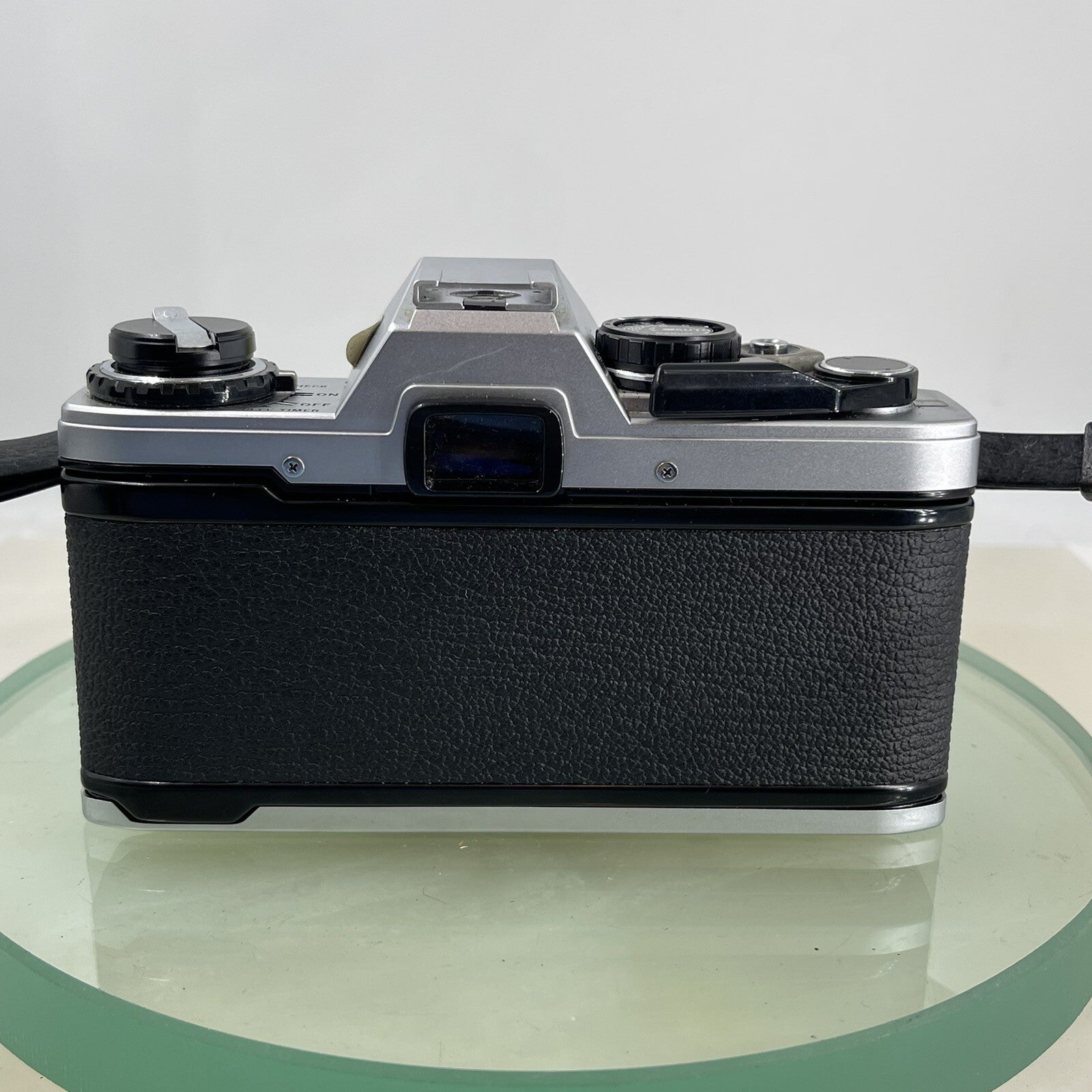 BOXED Olympus OM10 35mm SLR Film Camera with 50mm Lens + Leather Case+T20 FLASH+6