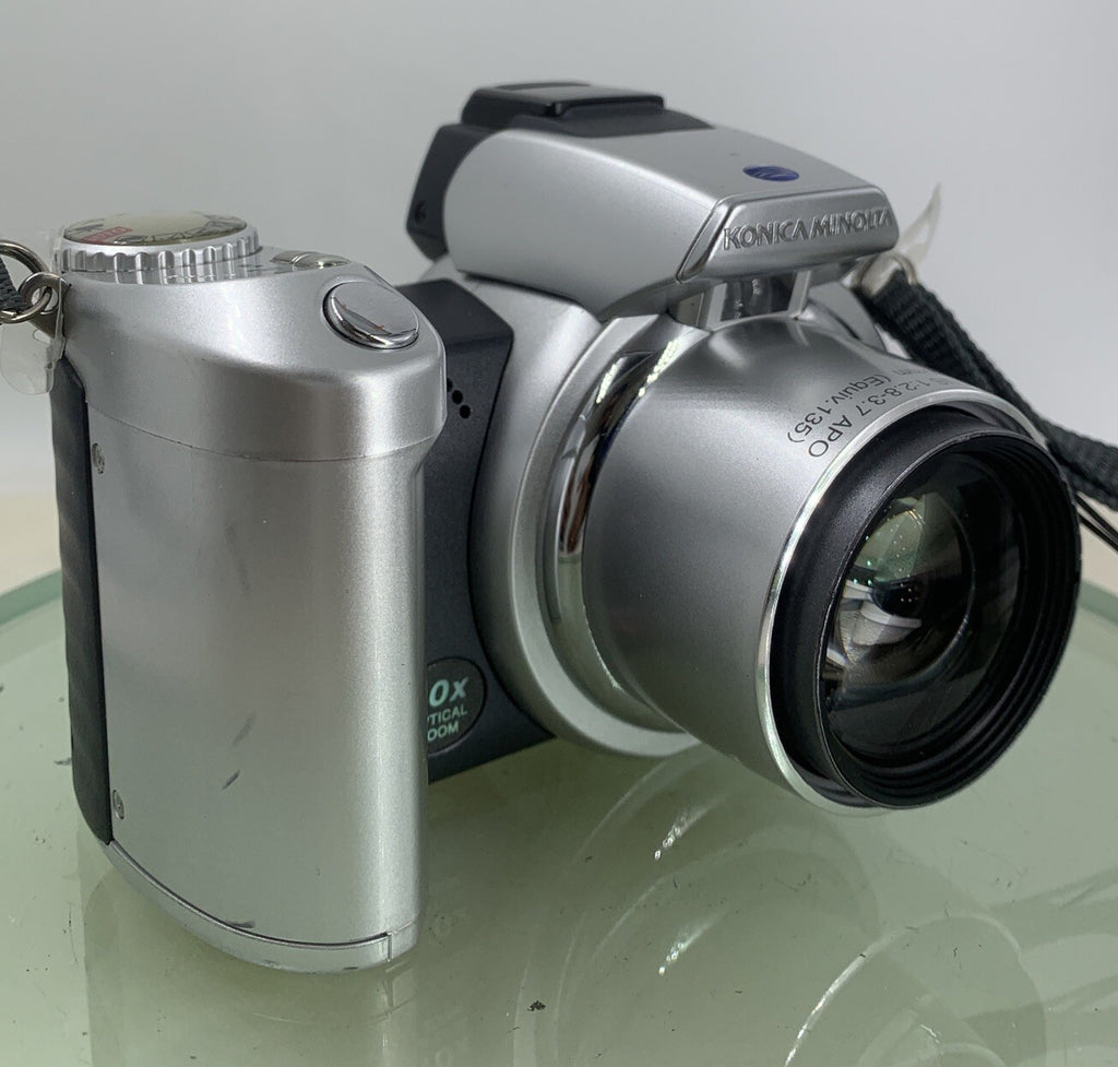 Konica Minolta Dimage Z2 COMPACT DIGITAL CAMERA 4.0MP NO CARD TESTED - 3120