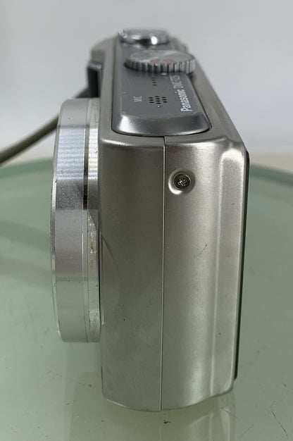Panasonic Lumix DMC-TZ5 10x Zoom DIGITAL CAMERA NO CHARGER NO CARD TESTED - 2513