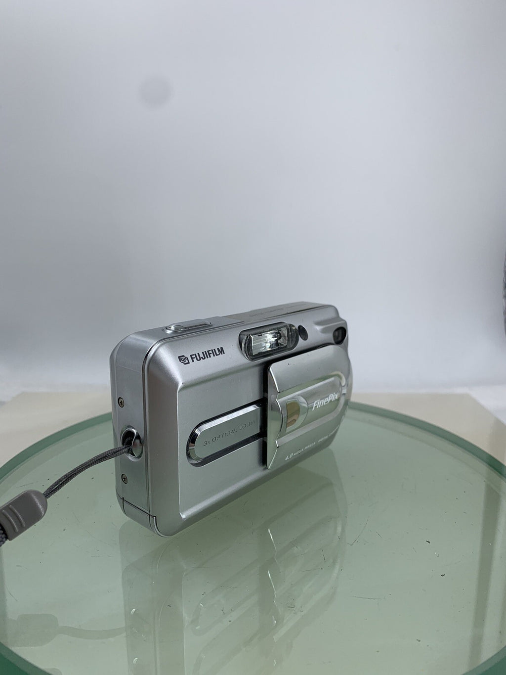 Fujifilm Finepix A340 DIGITAL CAMERA SILVER NO CHARGER NO CARD TESTED - 5871