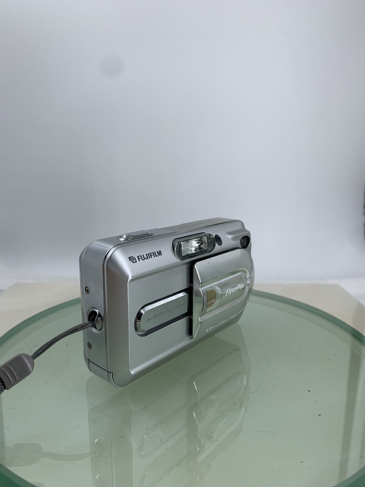 Fujifilm Finepix A340 DIGITAL CAMERA SILVER NO CHARGER NO CARD TESTED - 5871