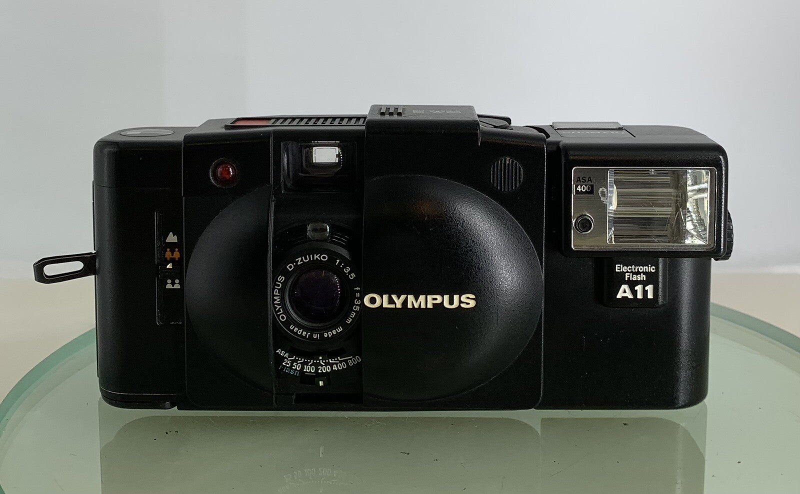OLYMPUS XA2 Electronic Flash A11 D.ZUIKO 35mm f3.5 POINT & SHOOT CAMERA Case#2931
