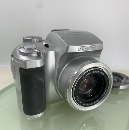 Fujifilm FinePix S304 3.2MP Digital Camera - Silver GOOD CONDITION, TESTED-7800