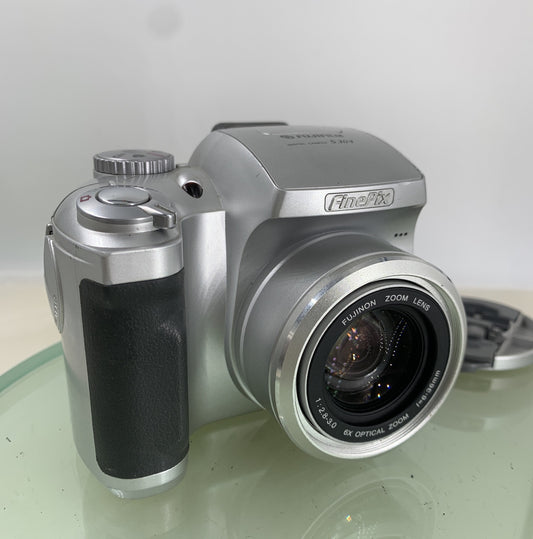 Fujifilm FinePix S304 3.2MP Digital Camera - Silver GOOD CONDITION, TESTED-7800
