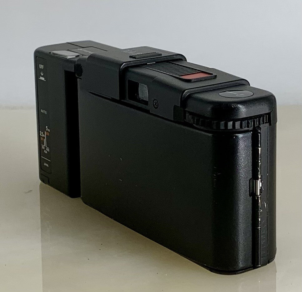 OLYMPUS XA2 Compact Camera 35mm Flash A11 D.ZUIKO 35mm f3.5 TESTED + Case 663