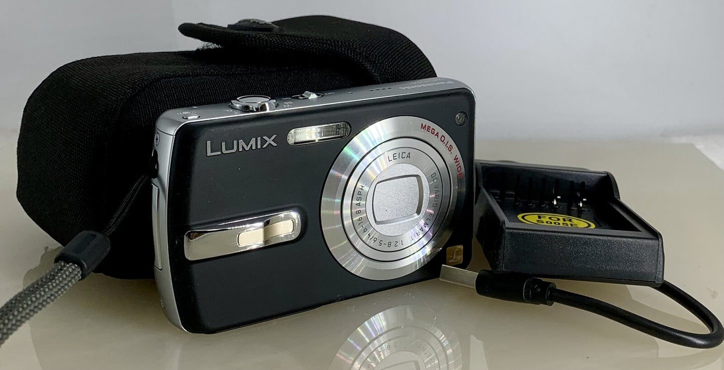 Panasonic Lumix Dmc-Fx50 Compact Digital Camera 21.9x Zoom+Charger+Case+Tested0
