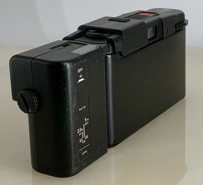 OLYMPUS XA2 Compact Camera 35mm Flash A11 D.ZUIKO 35mm f3.5 TESTED + Case 685