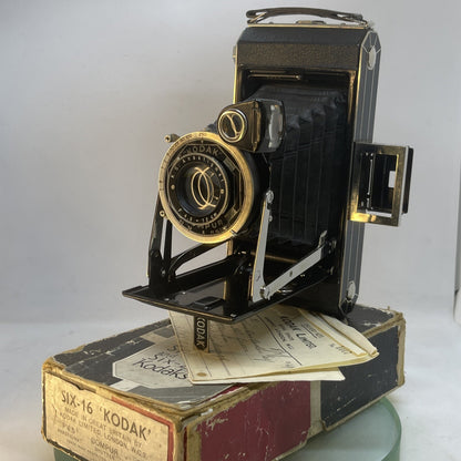 KODAK SIX-16 FOLDING CAMERA RARE WITH BOX NEEAR MINT CONDITION12CM F4,5     3830
