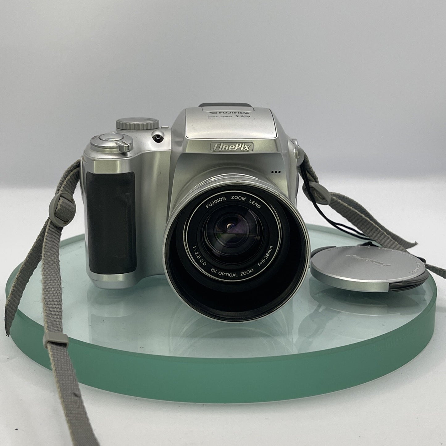 FUJI Fujifilm FinePix S304 DIGITAL CAMERA 3.2 MP LCD SCREEN Tested++++ #871