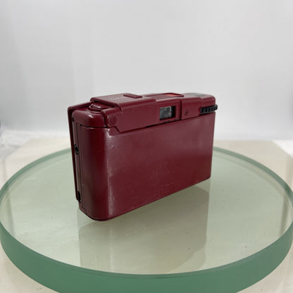 Rare Red Olympus XA 2 COMPACT FILM CAMERA w/ D. Zuiko 35mm F/3.5 Lens TESTED 9203