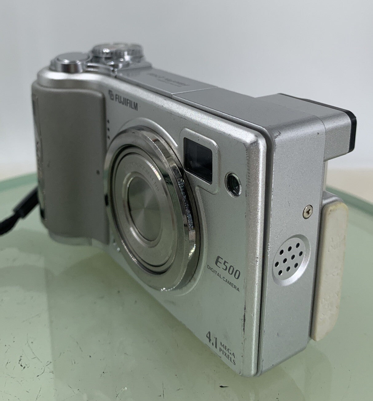 Fujifilm FINEPIX DIGITAL CAMERA E500 4.1MP Silver WITHOUT CHARGER - TESTED - 3152