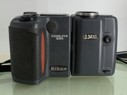 Nikon Digital Camera Coolpix 995 3.3MP Grey Retro Vintage+CHARGER-TESTED - 6801