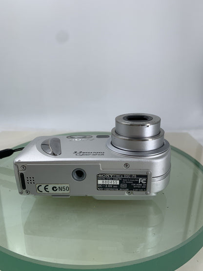Sony Digital Camera Cybershot DSC-P8 3.2MP SILVER +CHARGER +WIRE TESTED - 6847