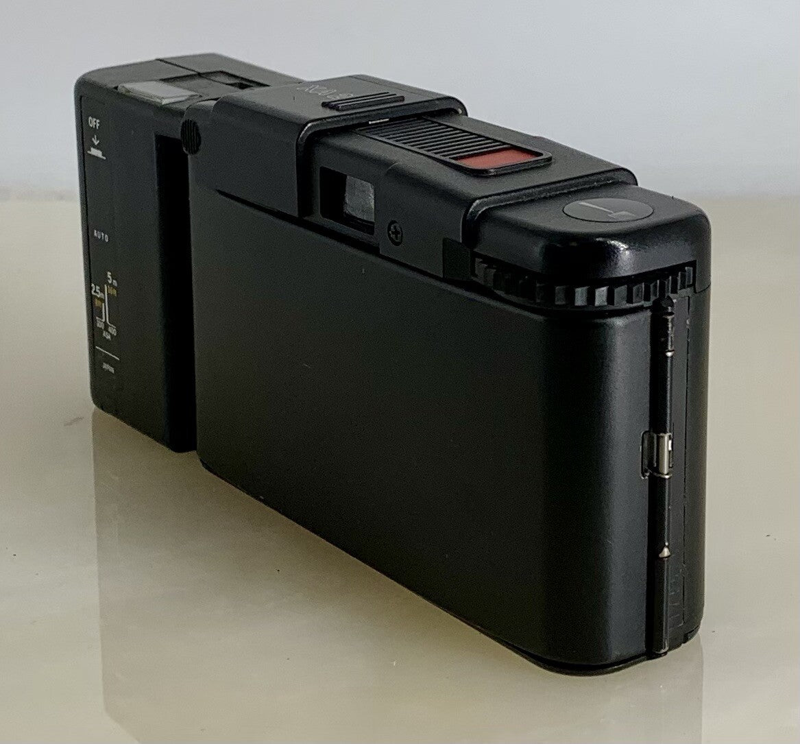 OLYMPUS XA2 Compact Camera 35mm Flash A11 D.ZUIKO 35mm f3.5 TESTED + Case 683