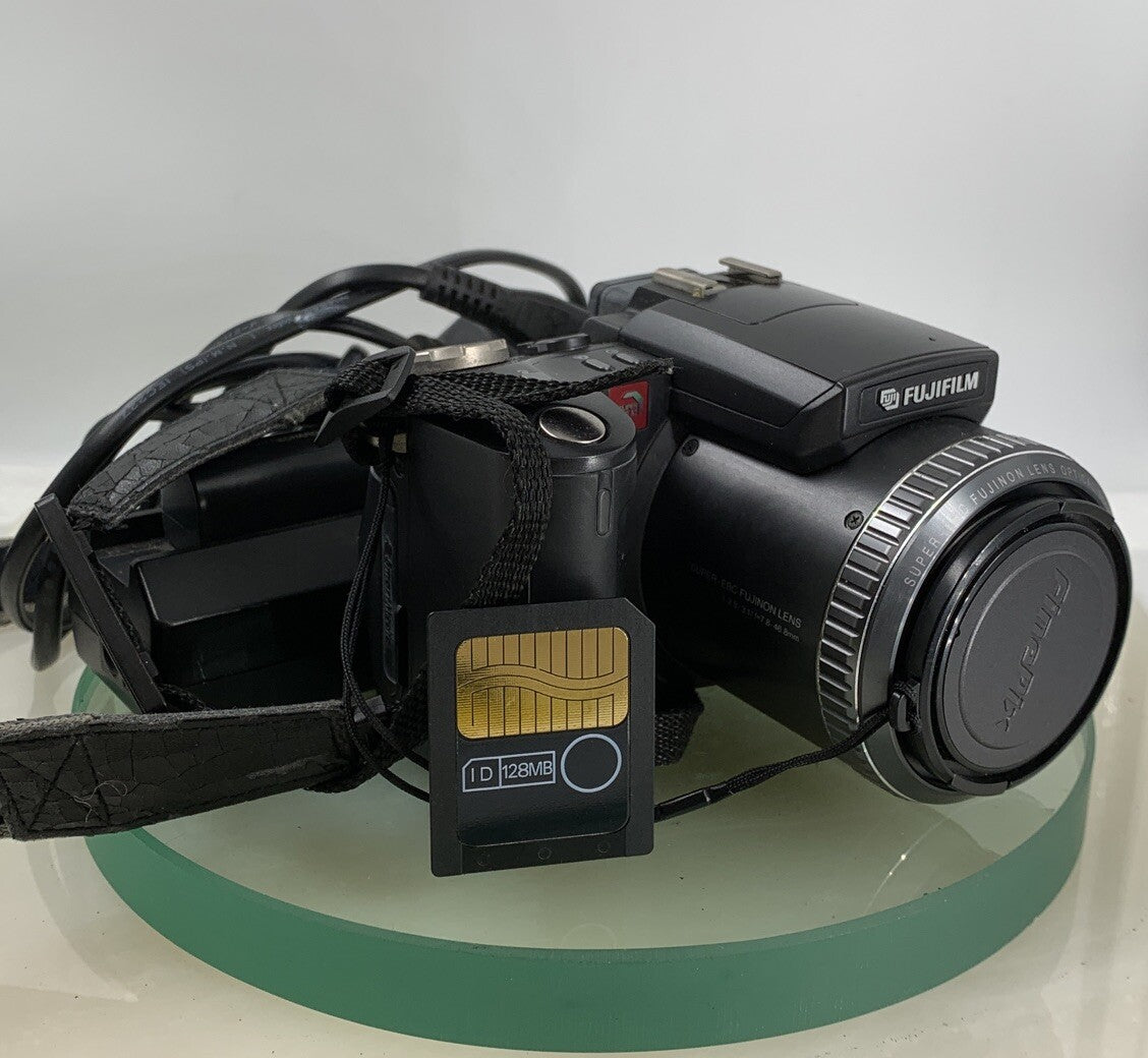 Fujifilm FinePix 6900 Zoom 3.1MP Camera WITH CHARGER AND 128MB CARD TESTED- 9020
