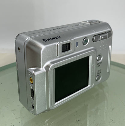 Fujifilm FINEPIX DIGITAL CAMERA A500 5.1MP NO SD CARD SILVER TESTED - 354