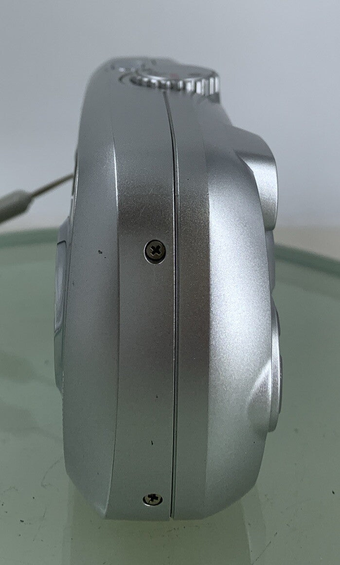 Kodak COMPACT Digital Camera EasyShare CD40 4.0MP SILVER NO CARD TESTED - 9533