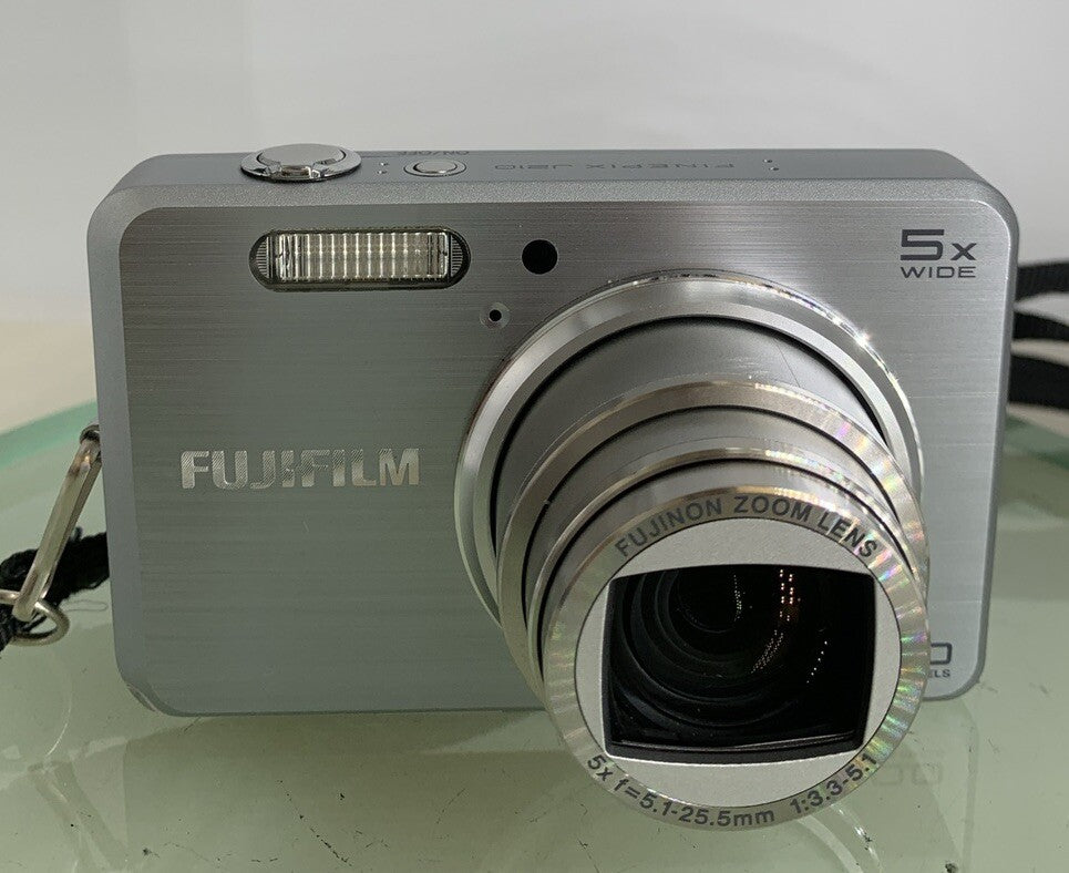 Fujifilm Digital Camera FinePix J210 SILVER+ CHARGER + WIRE+4GB CARD TESTED- 9831