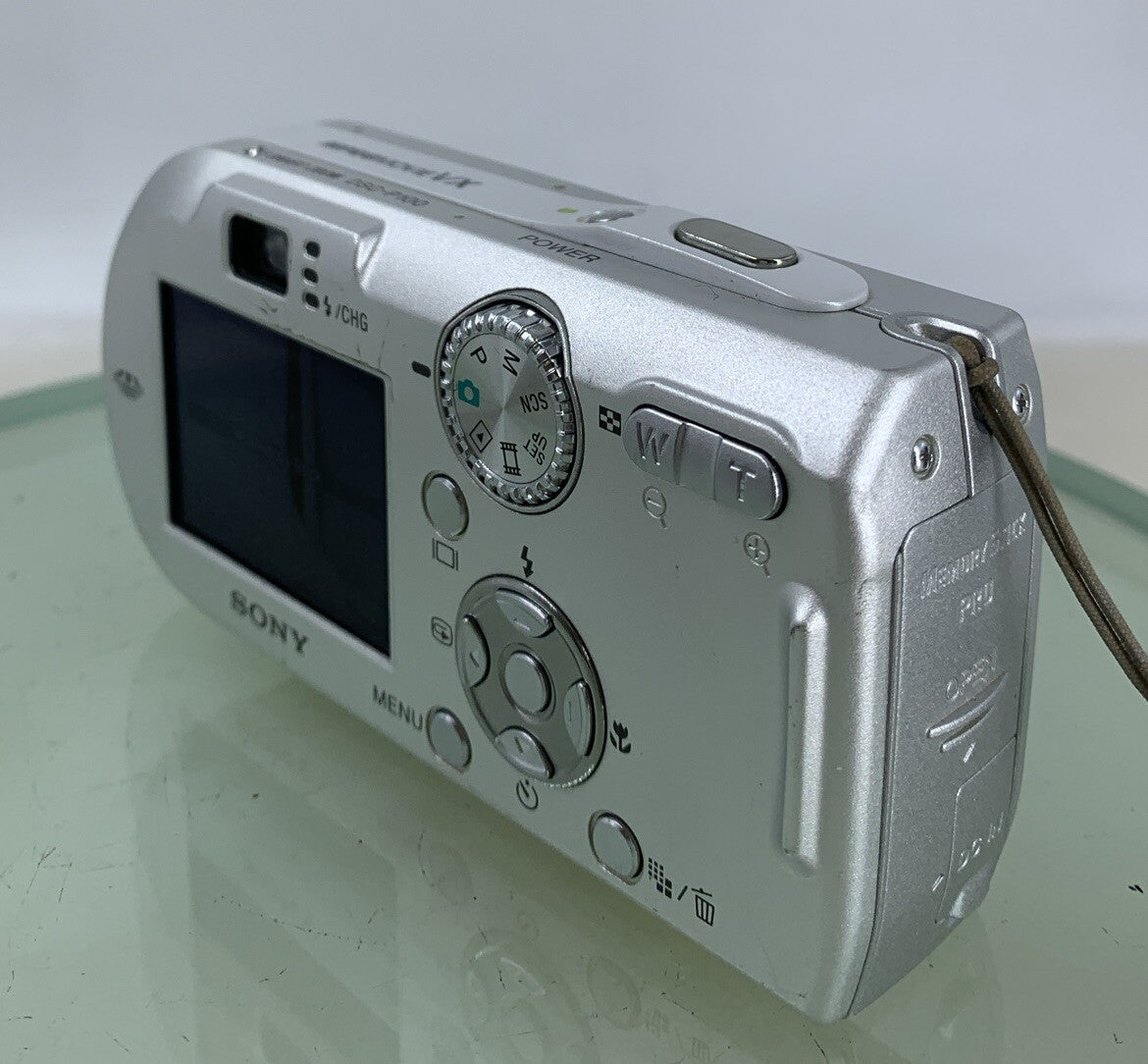 Sony Cyber Shot DSC-P100 5.1 MP SILVER + CHARGER + COVER NO CARD TESTED - 6746