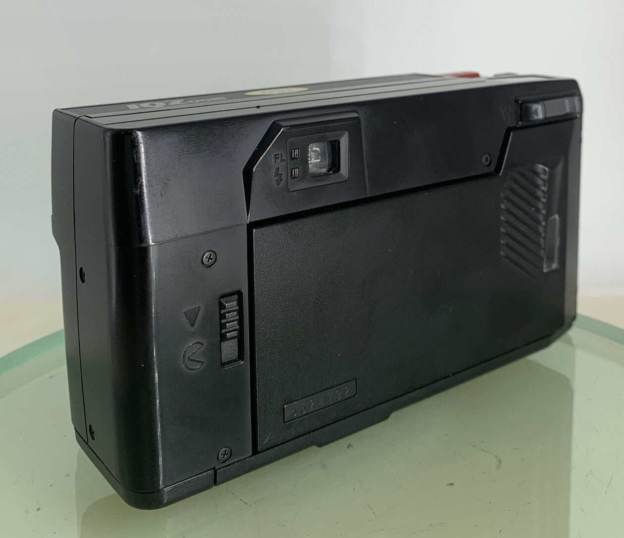 PENTAX IQ Zoom 35 mm Film POINT AND SHOOT CAMERA BLACK NO BATTERY - TESTED - 8474