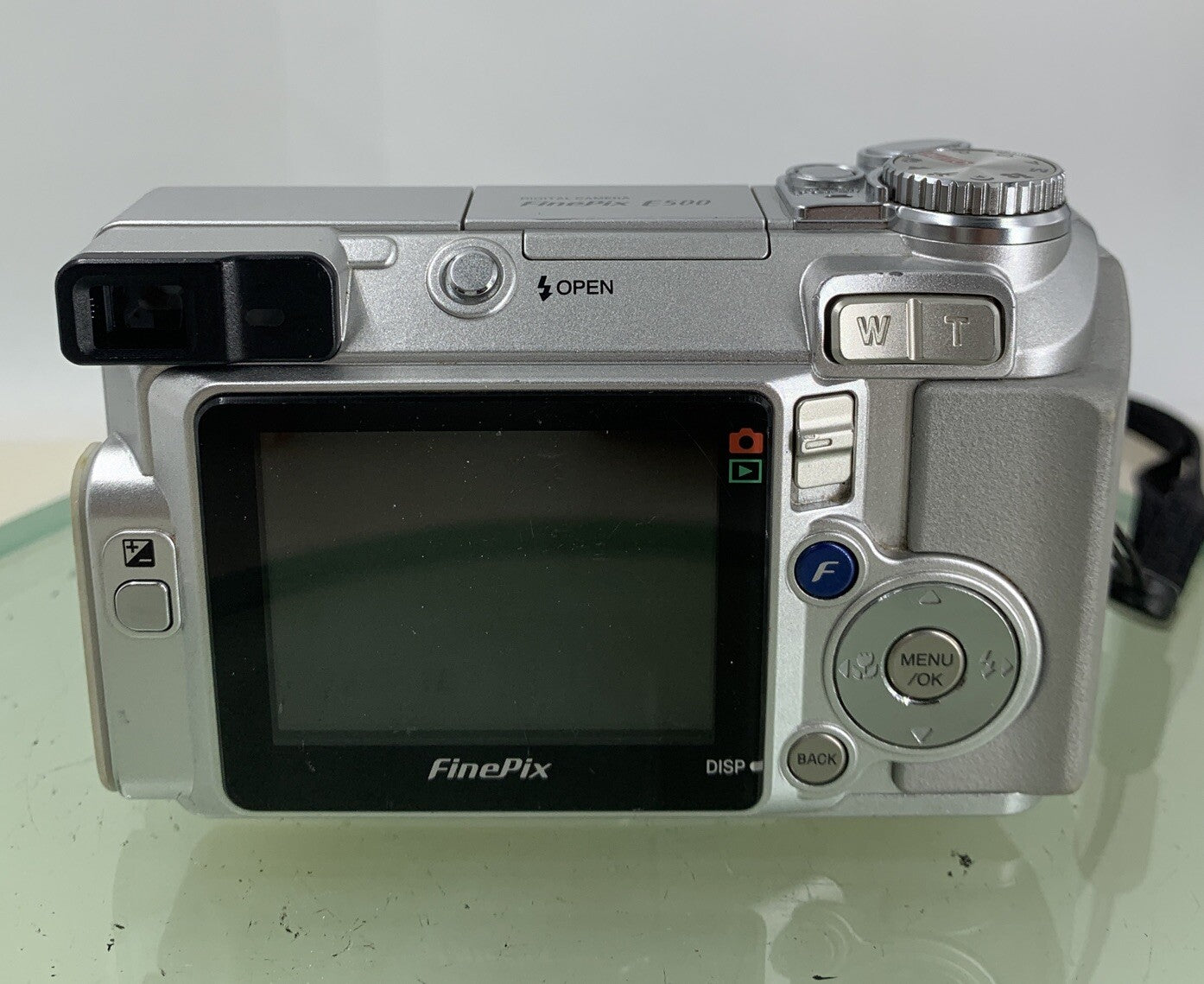 Fujifilm FINEPIX DIGITAL CAMERA E500 4.1MP Silver WITHOUT CHARGER - TESTED - 3155