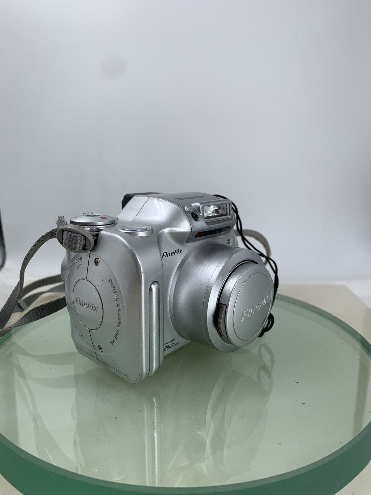 FujiFilm FinePix FUJIFILM 2800 Z Digital Camera SILVER+128MB CARD TESTED - 1761