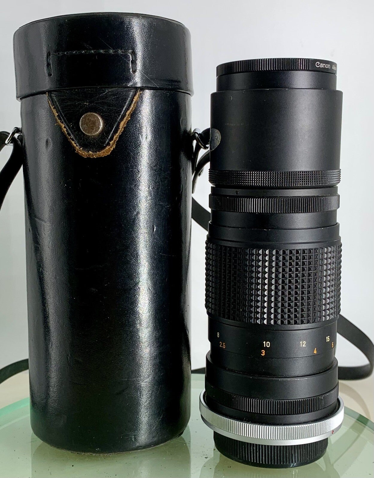 Canon Lens FL 200mm 1:4,5 in extremely good condition FD Comes with case GREAT110