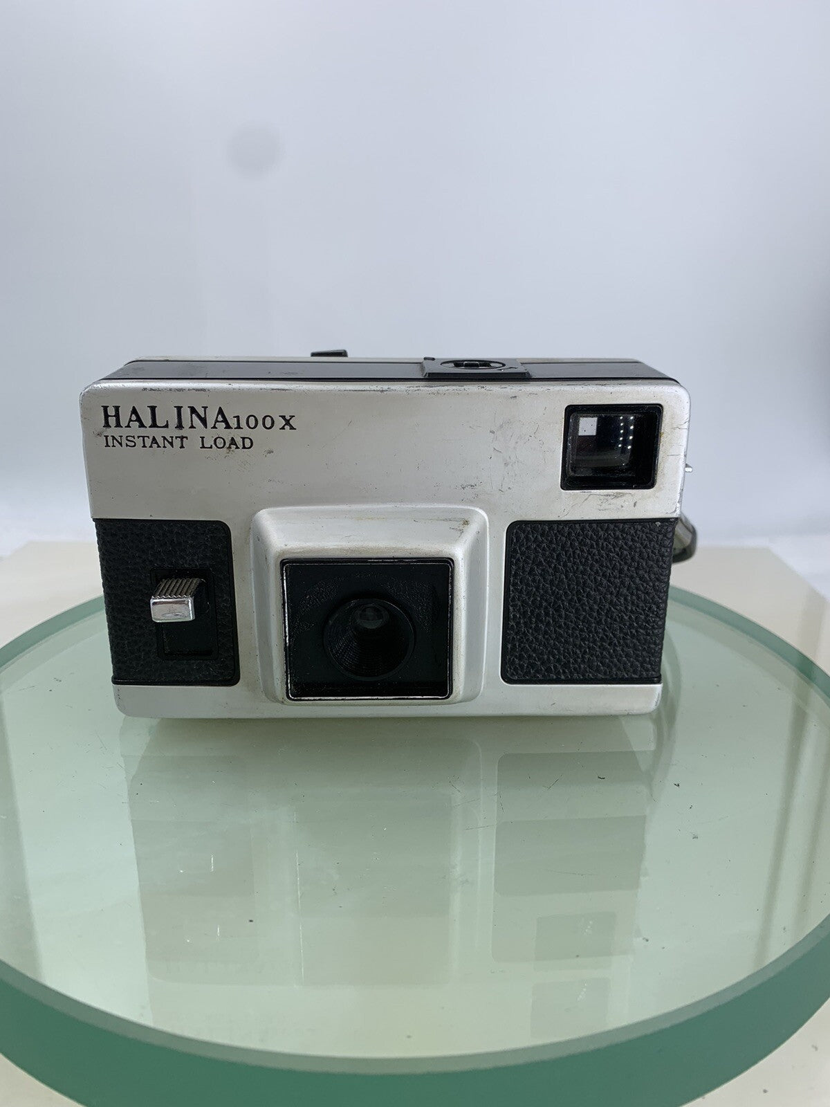 Vintage Rare HALINA 100X INSTANT LOAD FILM CAMERA WHITE & BLACK TESTED - 940